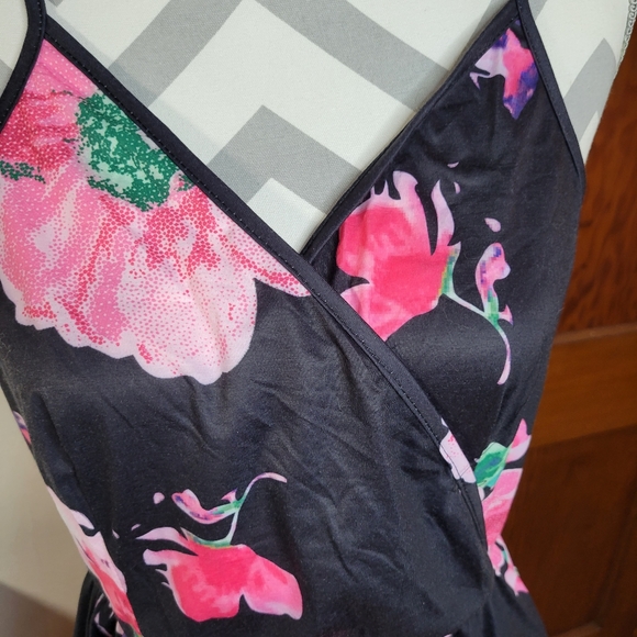 NWT Womans Vote Pretty Spaghetti Strap Floral Dress Size Large - Picture 3 of 10